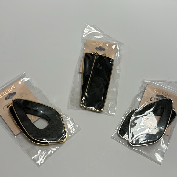 Blossom (Set of 3) Black Earrings Two Gold trim & one silver trim New in Package - Picture 15 of 16